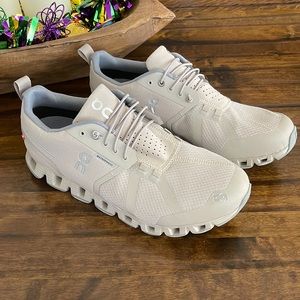 OC On Cloud Running athletic shoes 9.5 W BRAND NEW